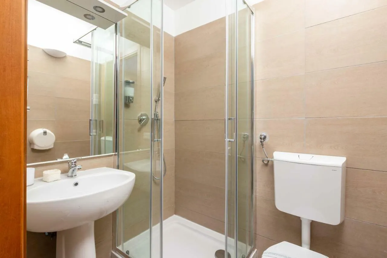 Hotel Clavdia Flat Rzym Pensjonat